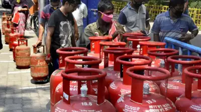 जानिए 450 रुपए में कैसे मिलेगा गैस सिलेंडर